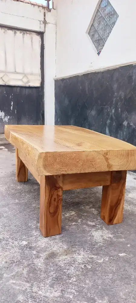 Meja kopi meja tamu kayu jati utuh natural