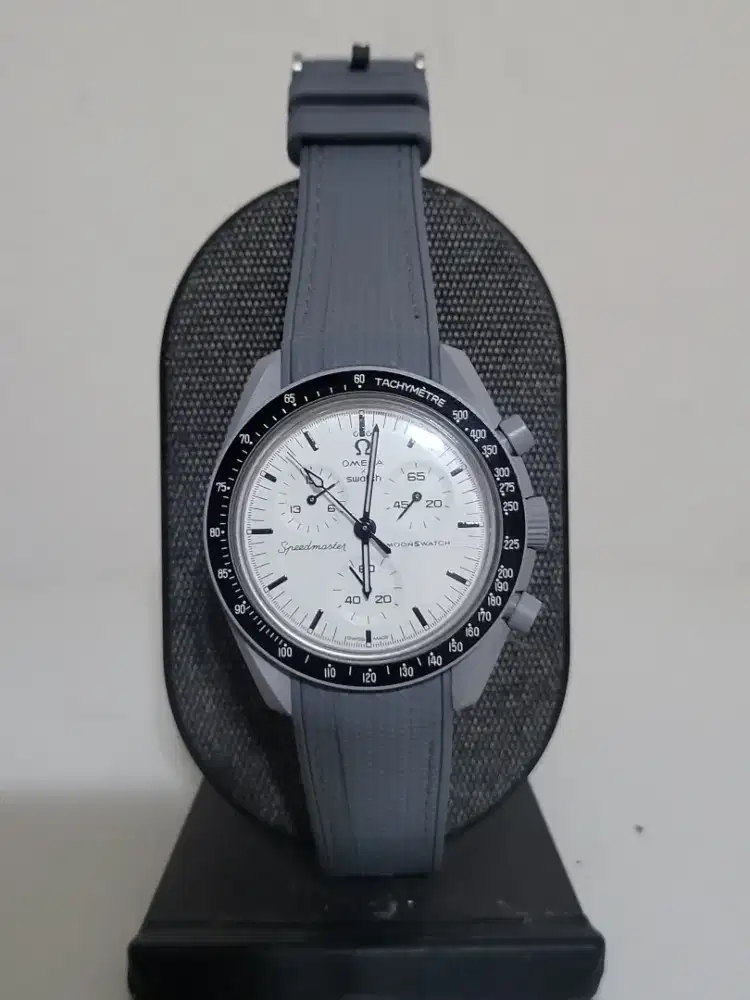 Swatch X Omega Bioceramic Moonswatch 1965 SO33M106