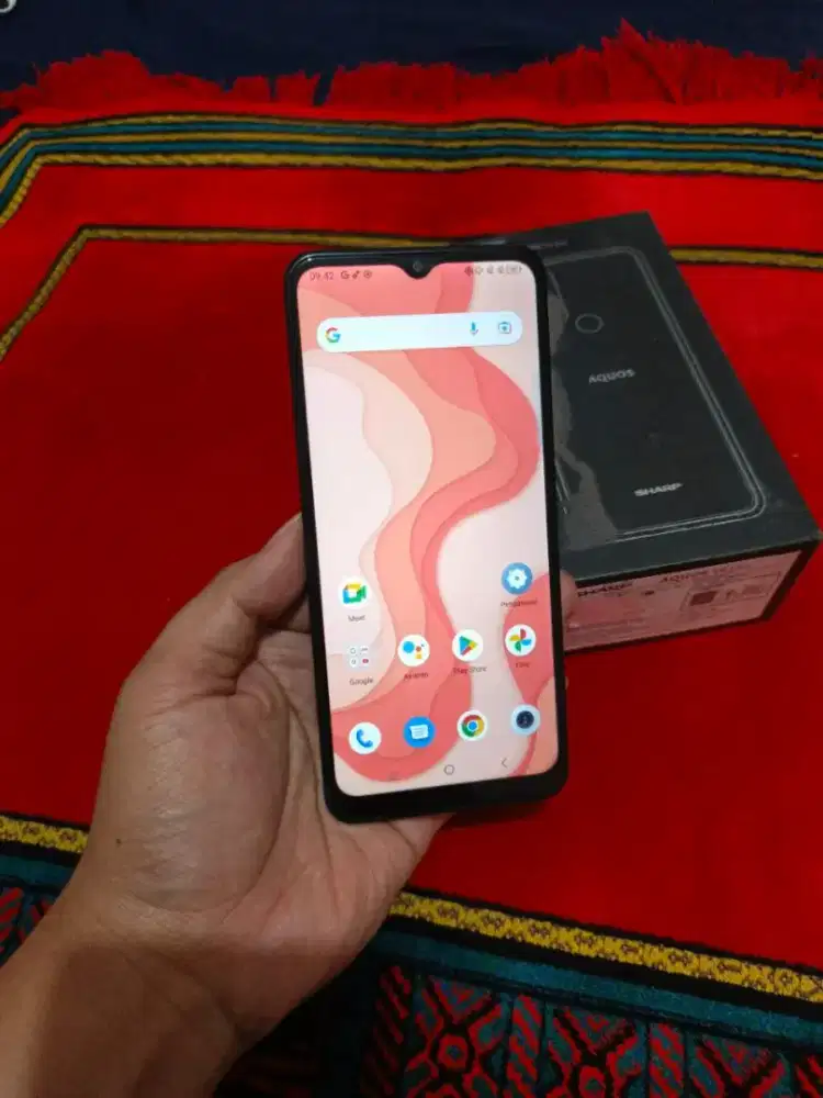 Sharp V6 plus 4/64 NFC