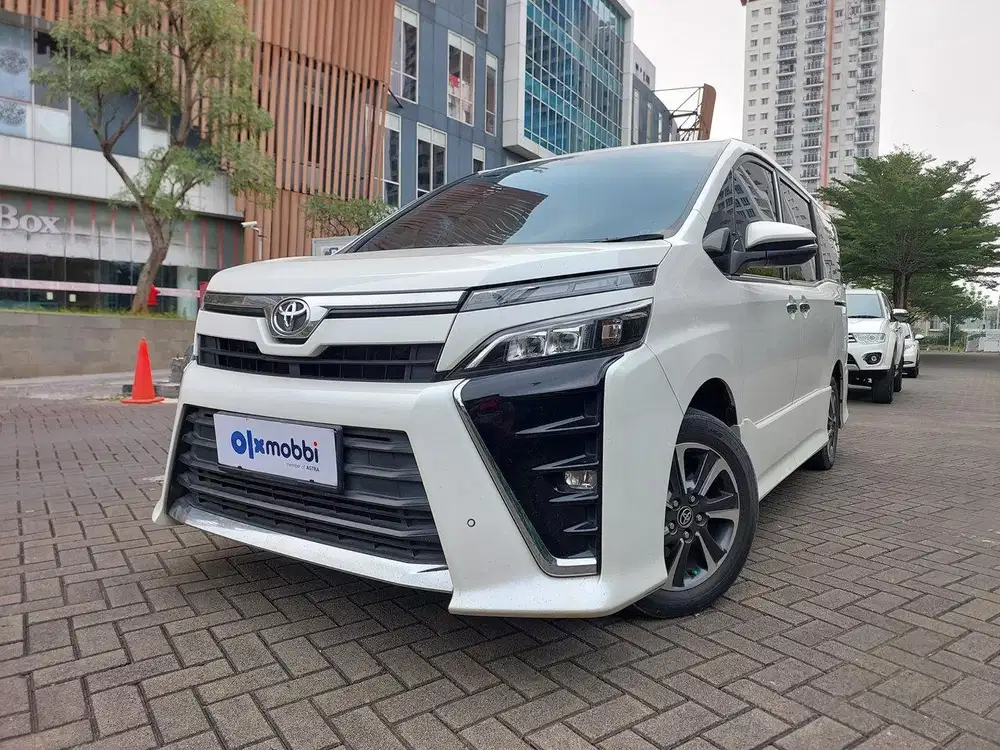 [TDP 31 JT] Toyota Voxy 2018 UFX