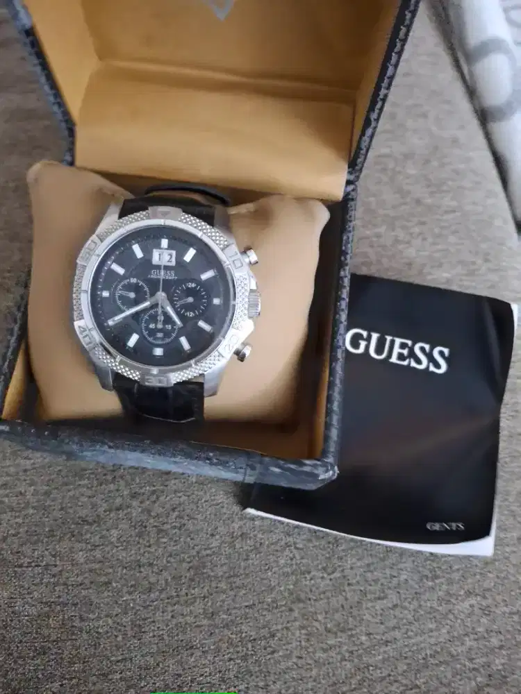 Guess leather Man