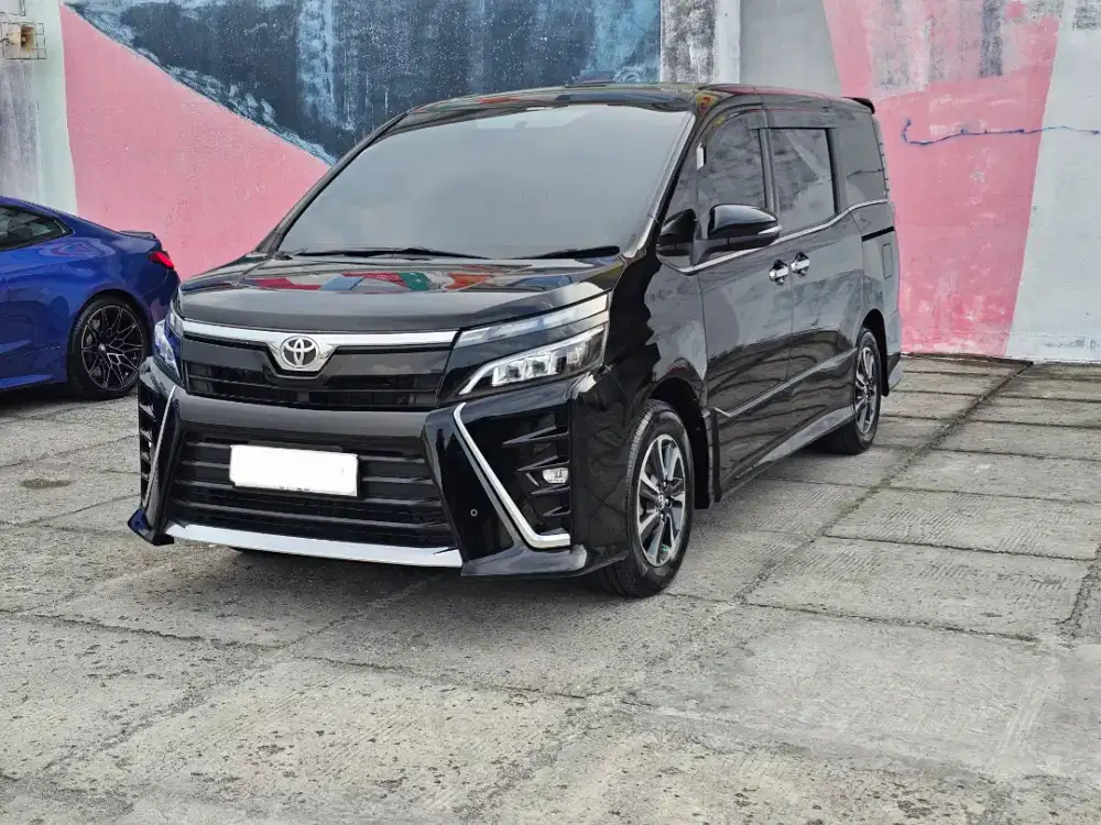 Toyota Voxy 2018 Hitam
