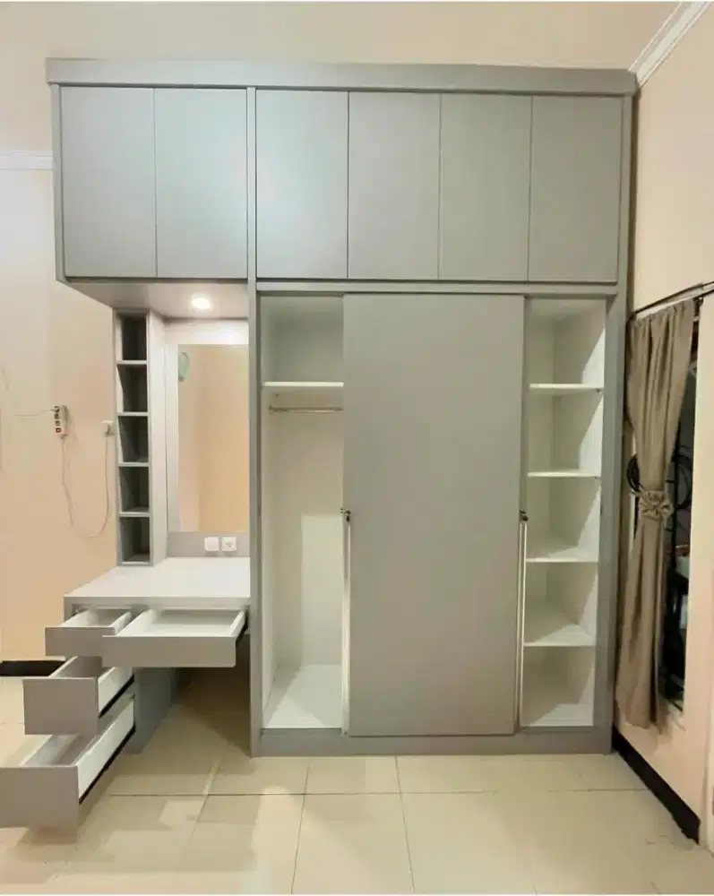 Lemari pakaian set minimalis