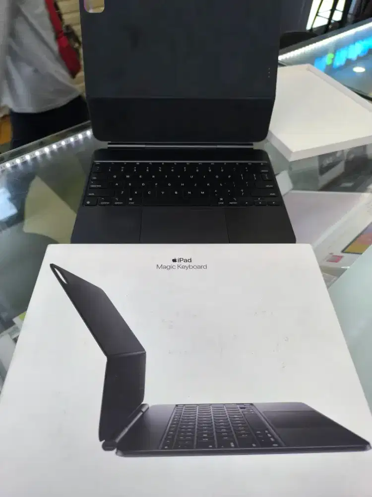 Magic keyboard 13 inch