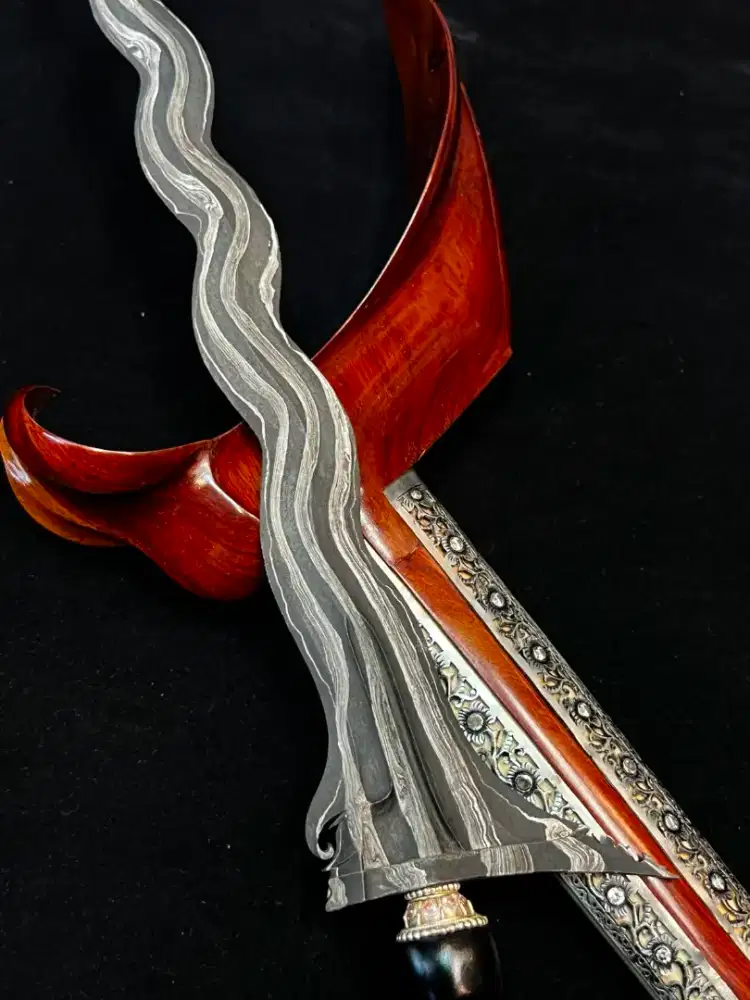 Keris Pusaka Sangkelat Luk 13