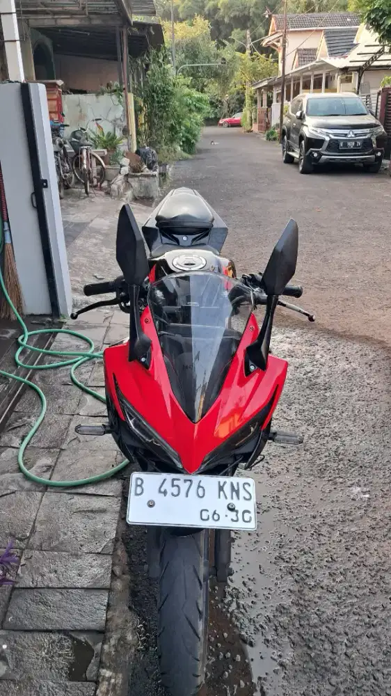 JUAL CEPAT HONDA CBR 150R-!!