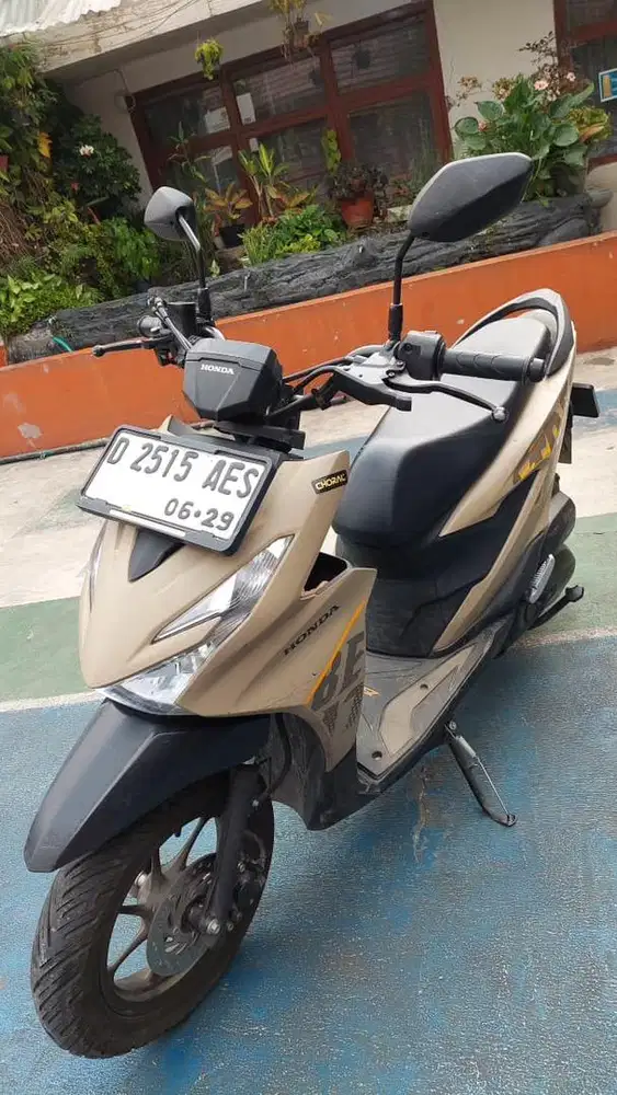 Honda Beat Street 2024 Brown Istimewa KM Rendah Surat Lengkap