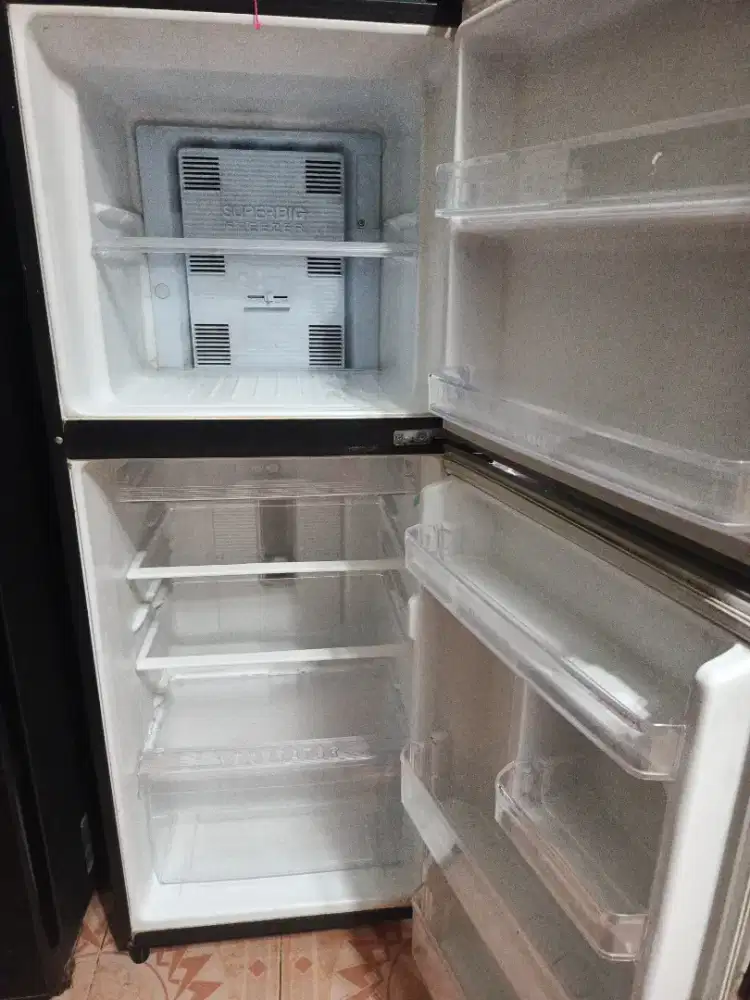 DIJUAL KULKAS PANASONIC 2 PINTU