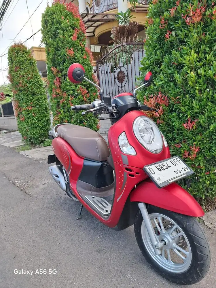 SCOOPY STYLISH KEYLESS ( KTP ada )