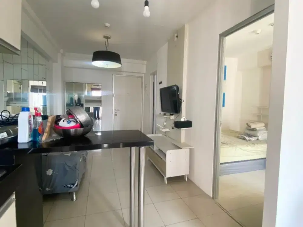 Sewa Apartemen Greenbay Pluit Tipe 2 BR Jadi 1 BR Full Furnished View ke Kolam + 2 AC
