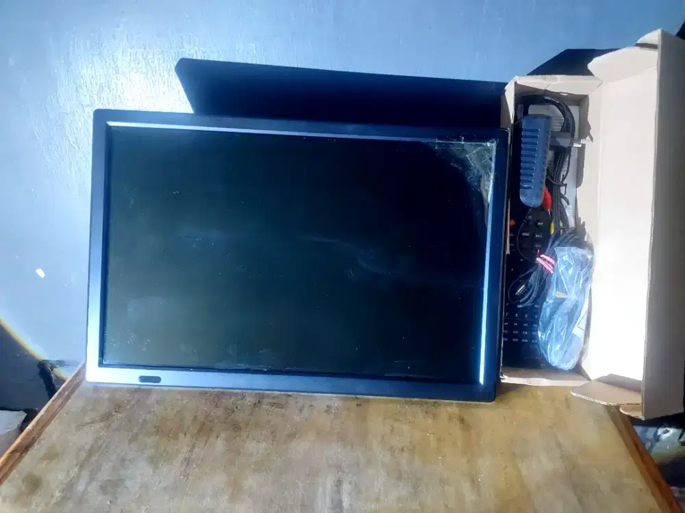 JUAL PORTABLE TV MONITOR TAFFWARE 15.4 INCH SDH DIGITAL...HARGA NEGO