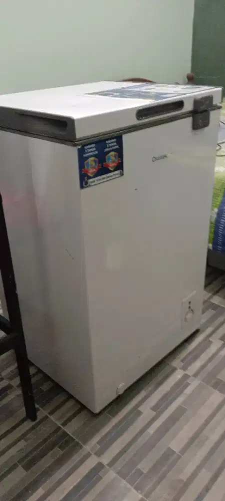 FREEZER CHANGHONG 136WD 110 LITER  60 WATT Tahan 100 Jam Tanpa listrik