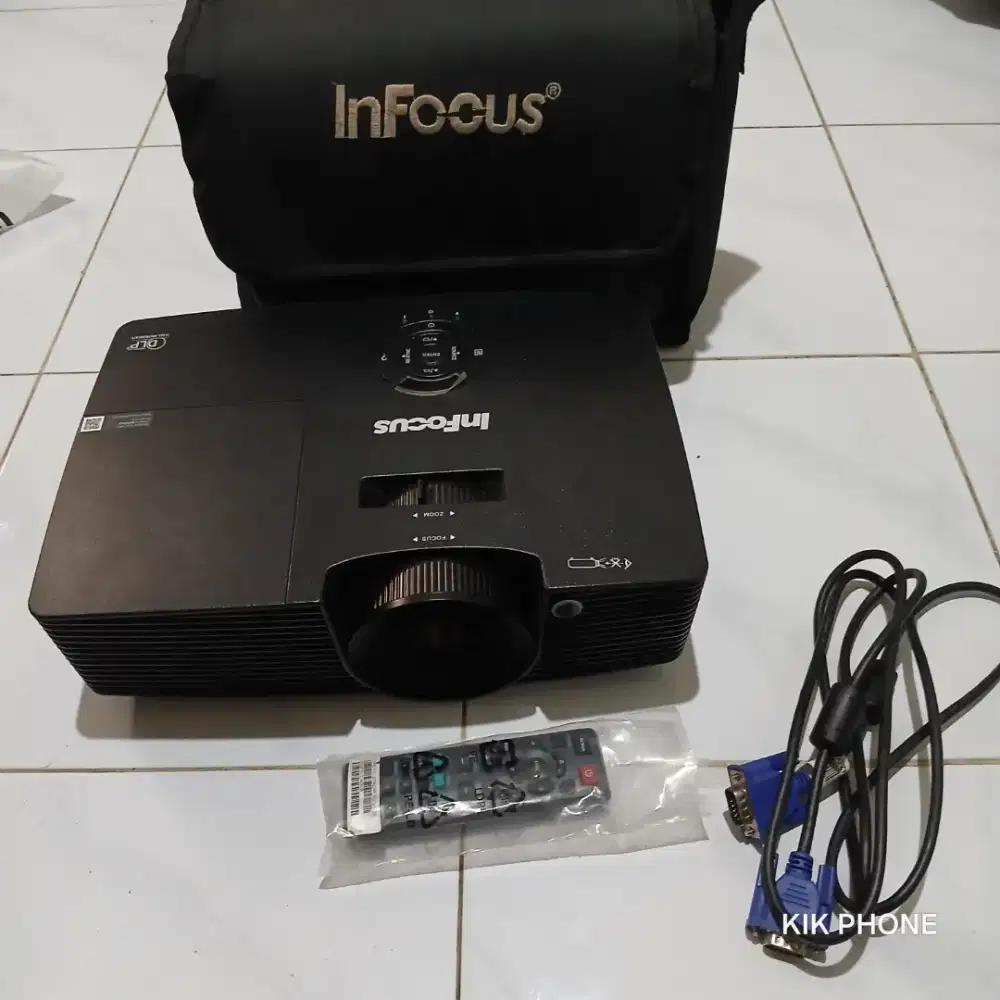 Proyektor Infocus IN114XV Kelengkapan Unit dan Kabel VGA, dan Remot