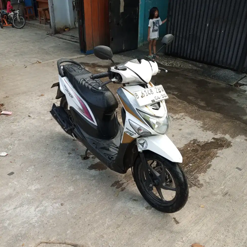 Honda Beat pop 2015 warna putih