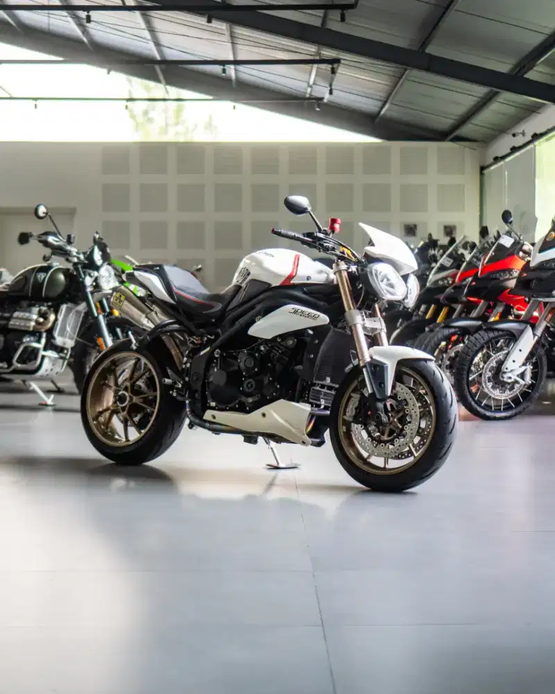 Triumph Speed Triple 1050 Crystal White 2014