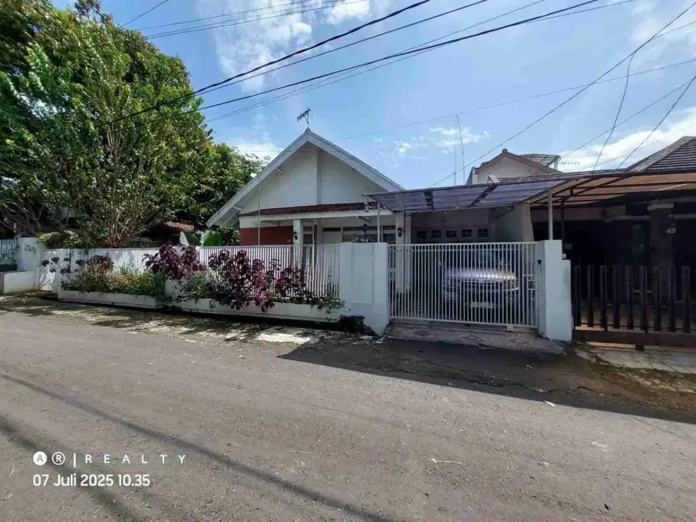 rumah 2lantai lokasi nyaman di sukaluyu cikutra bandung kota