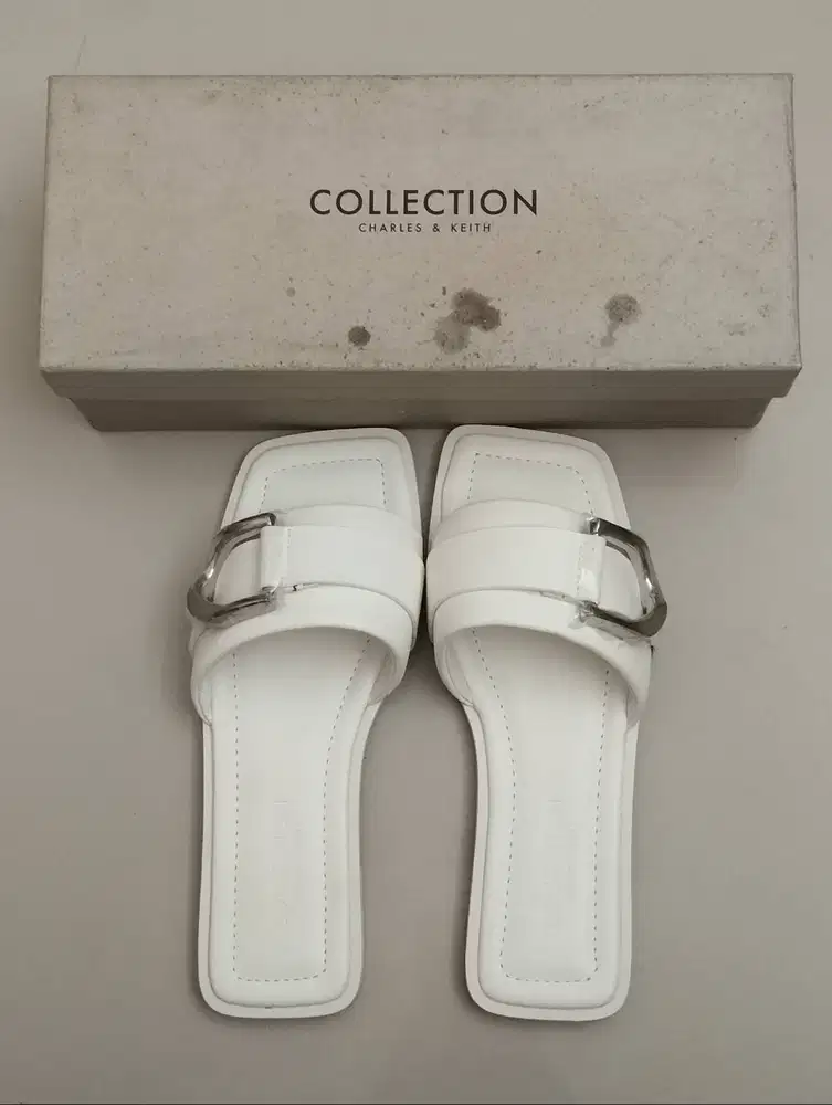 DIJUAL NEW SANDAL FLAT WANITA WHITE - KUALITAS PREMIUM
