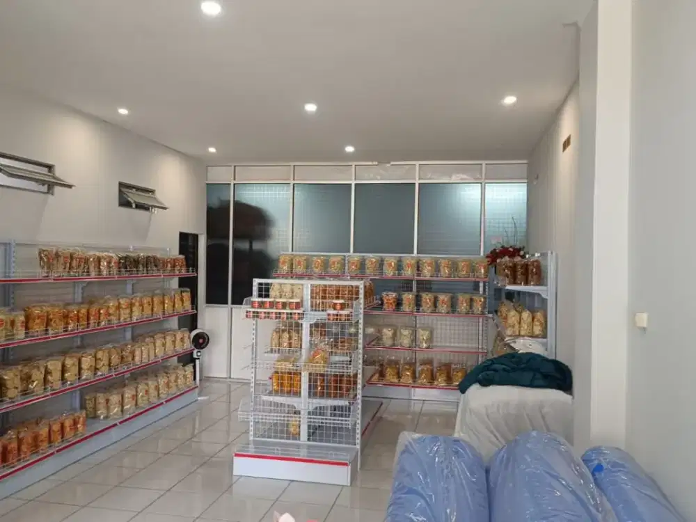 DISEWAKAN RUMAH 2 LANTAI DI SINGGASANA PRADANA BANDUNG COCOK UNTUK KANTOR / GUDANG