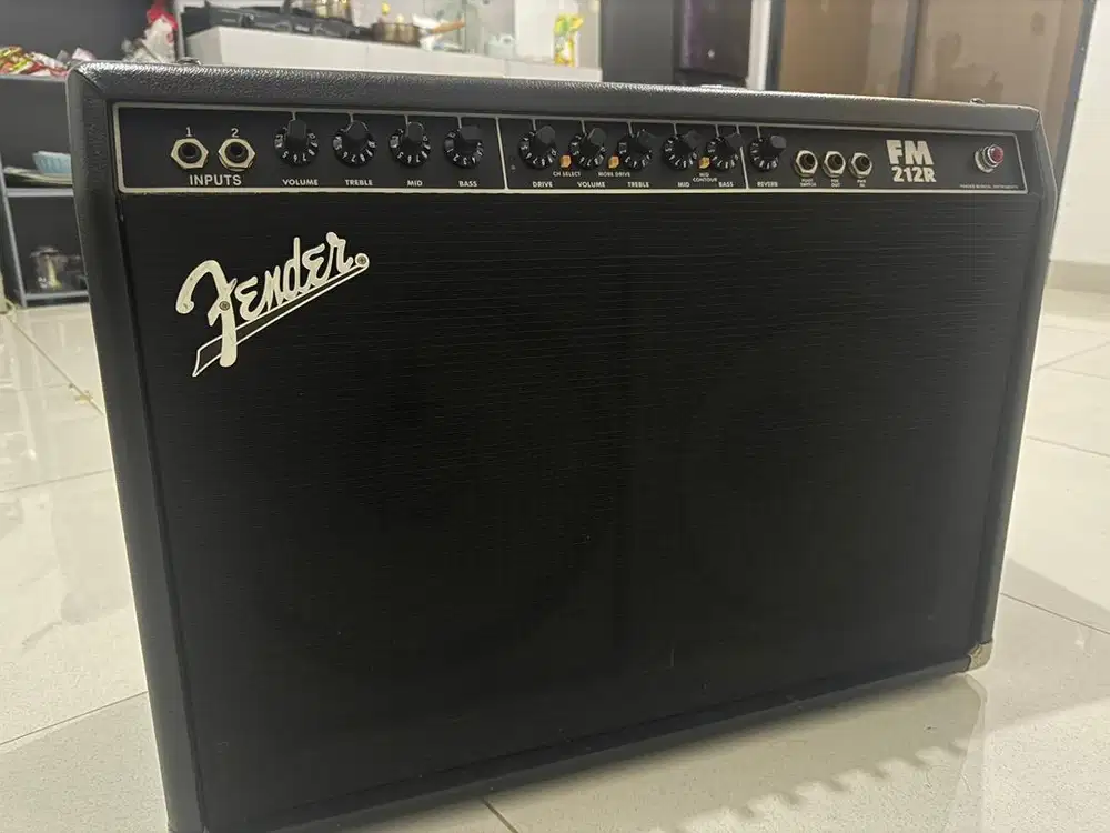 Fender FM 212R - Amply Gitar