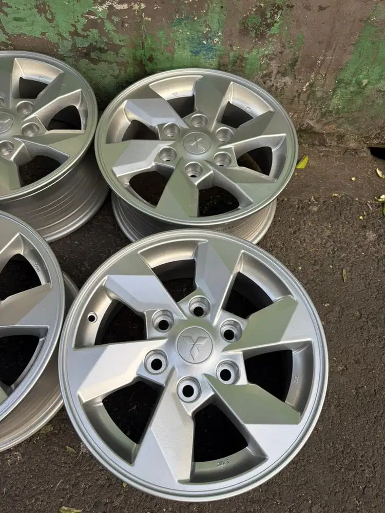 Velg Mitsubishi TRiton R.16 ori