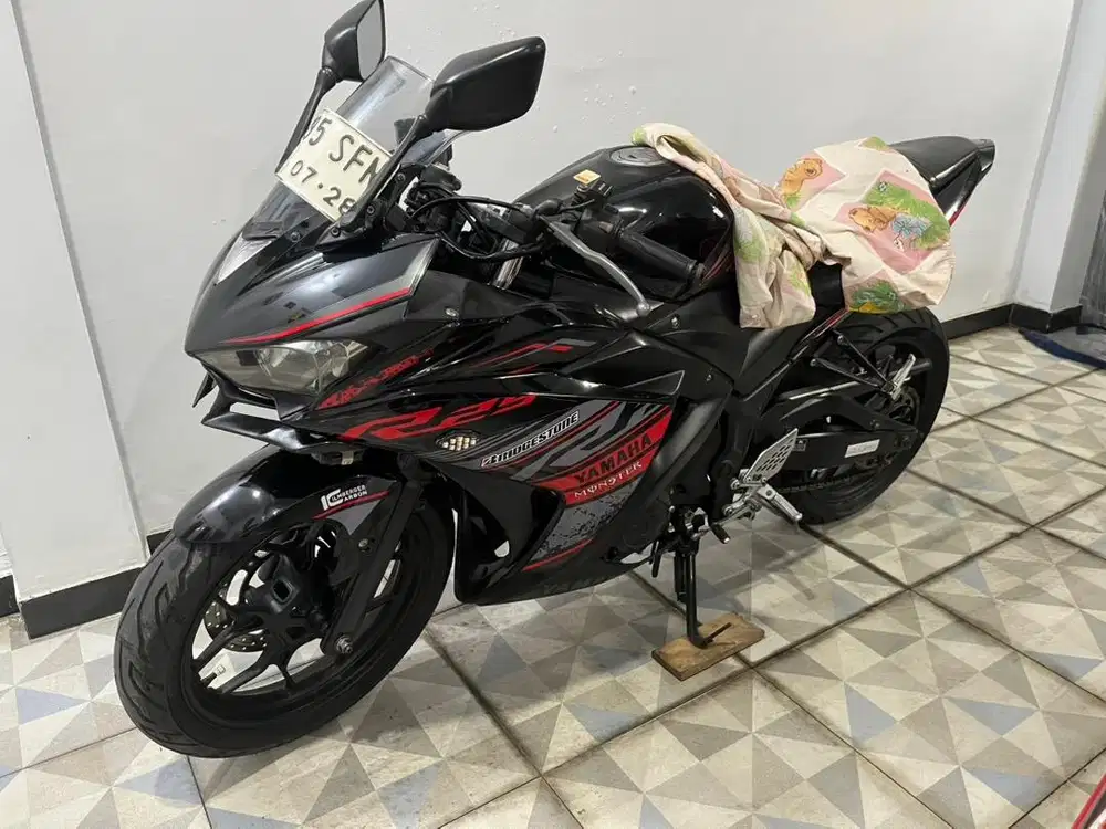 Yamaha R25 2018
