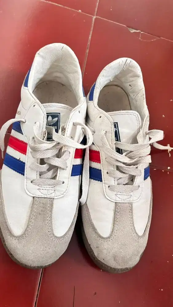 sepatu adidas premium