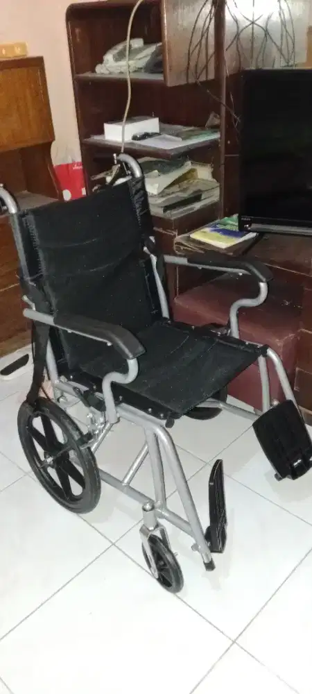 Kursi Roda Baru Belum Sempat Terpakai