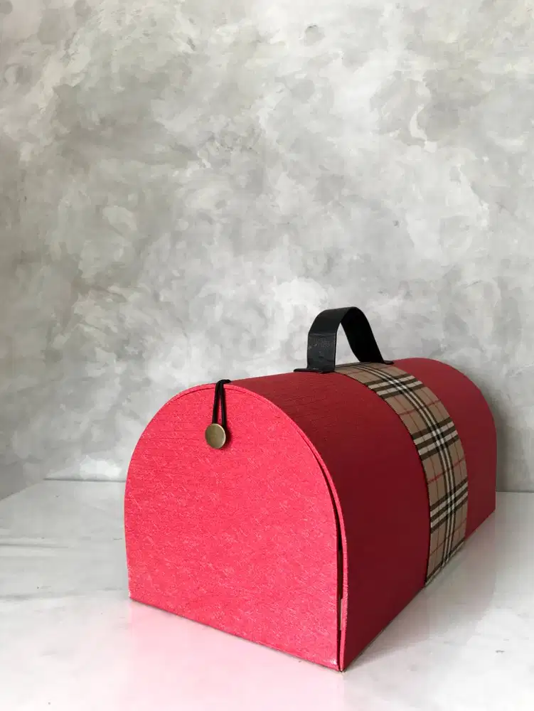 Red Mail Hardbox