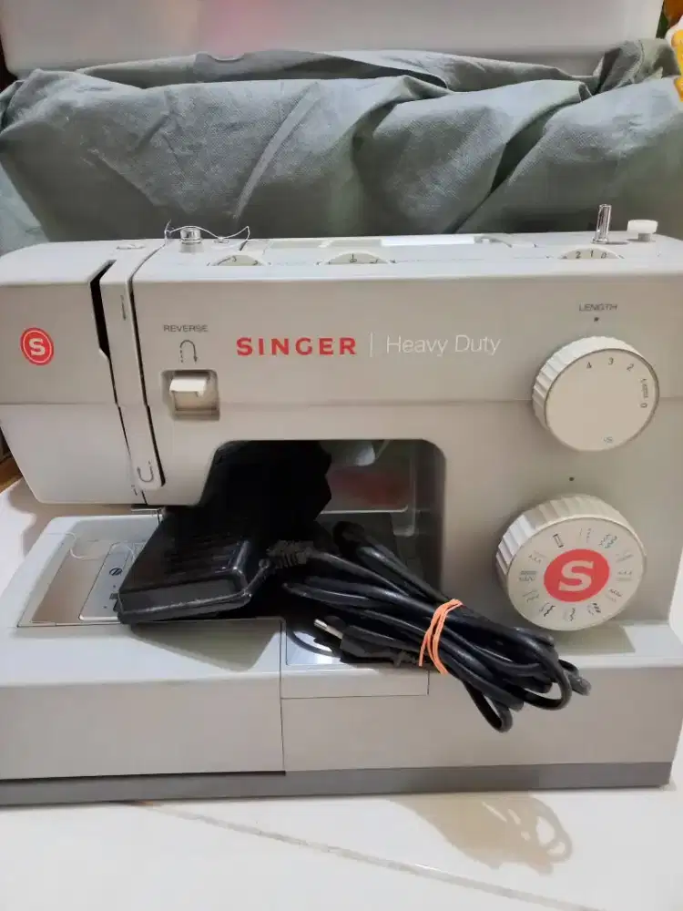 Mesin Jahit Singer M4423