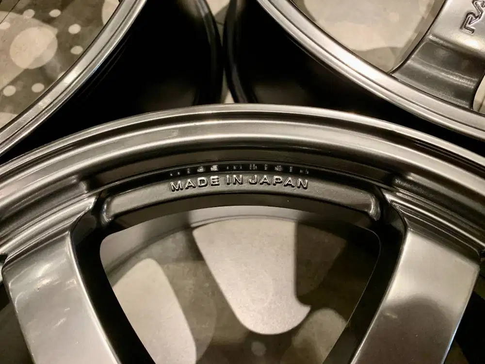 Velg Rays Gram Lights 57DR, R-18, Lebar 8.5, PCD 5x114