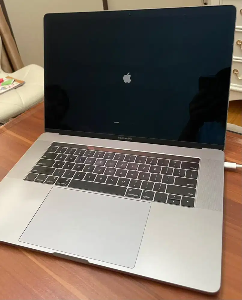 Macbook Pro Touchbar i9 15in 16GB 512GB 2019