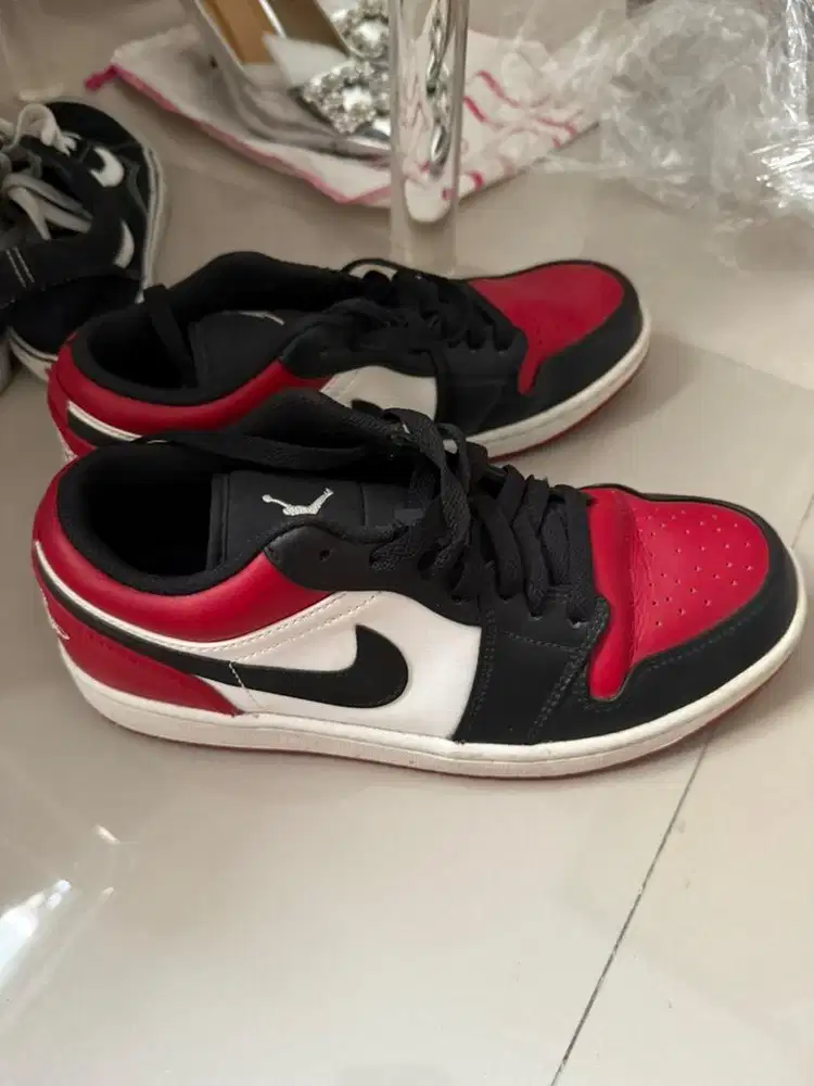 NIKE JORDAN 1 LOW BRED TOE WOMEN