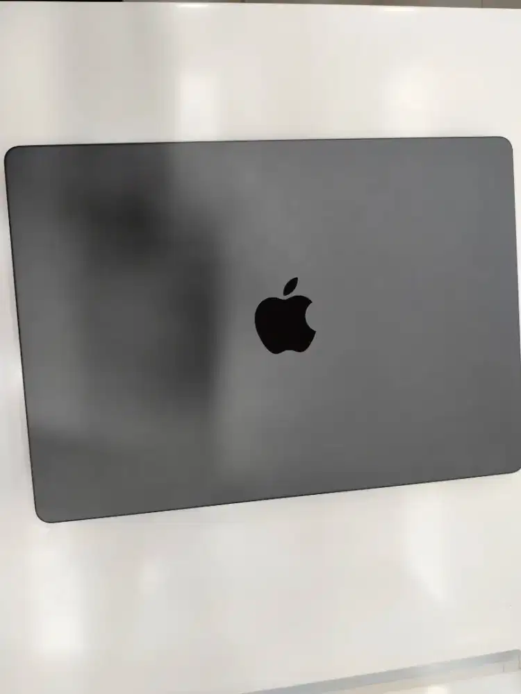 Macbook pro 14 inci 16/24GB