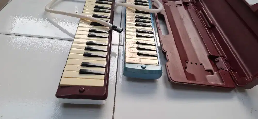 Feronika Pianika Tiup ( 2 Alat Musik )