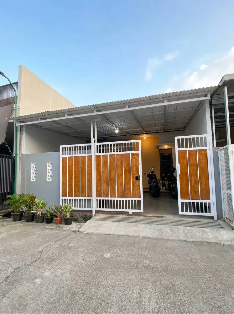 Dijual Rumah Siap Huni Dekat Sumarecon Mall dan KCIC