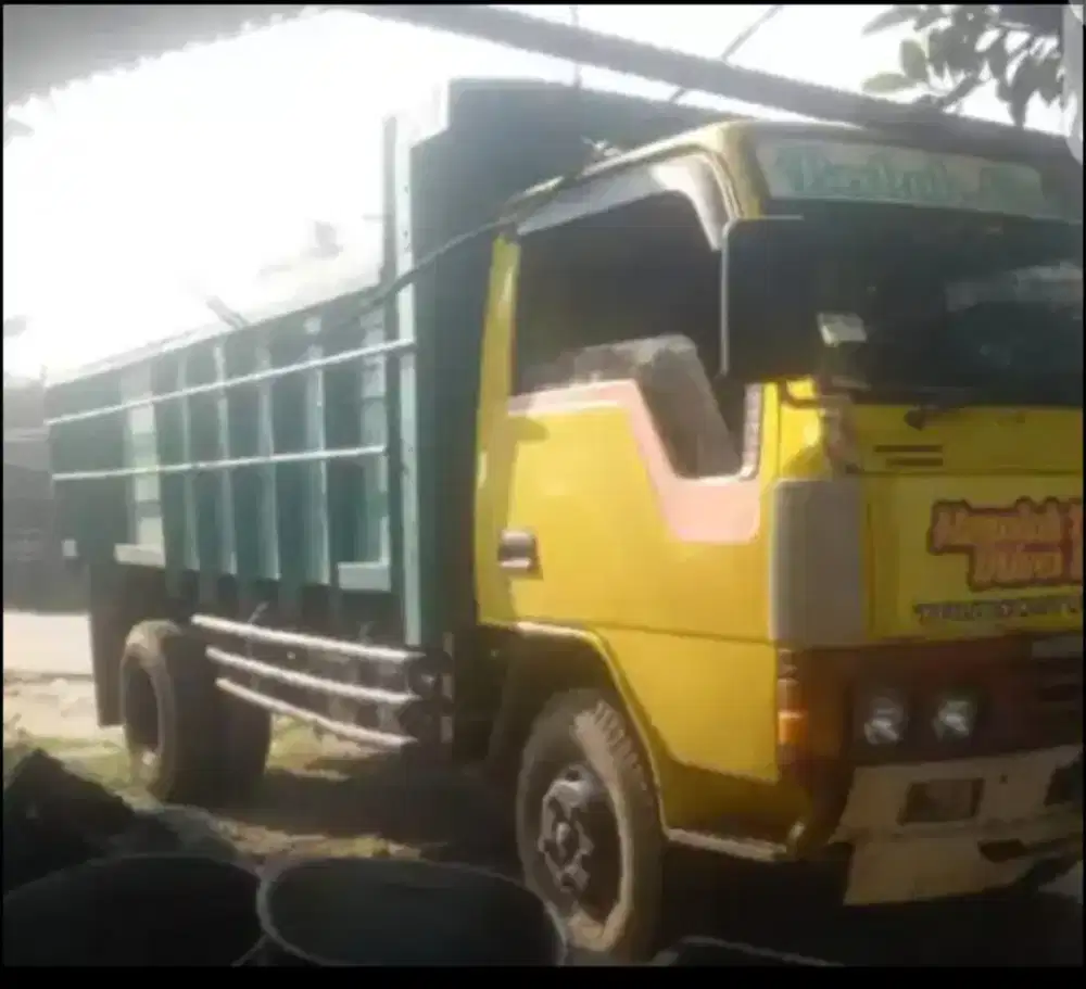 Truk Mitsubishi FE 114 Th 89