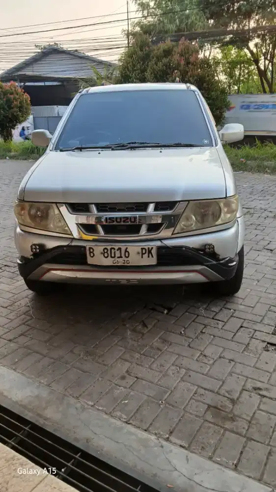 ISUZU PHANTER AEVENTURE SILVER