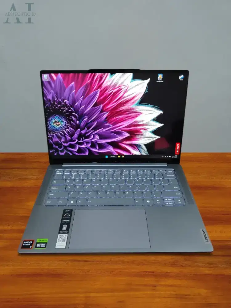 Laptop Lenovo Yoga Pro 7i 2024 Ryzen 7 8844HS 16GB RTX 3050 90Hz Touch