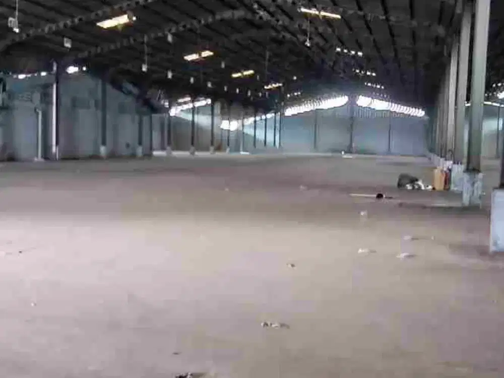 Gudang logistik dan Industri