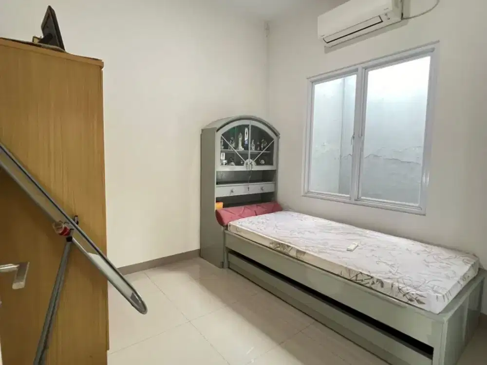 Rumah ready, 2 Lantai Full Furnished Harapan Indah Bekasi