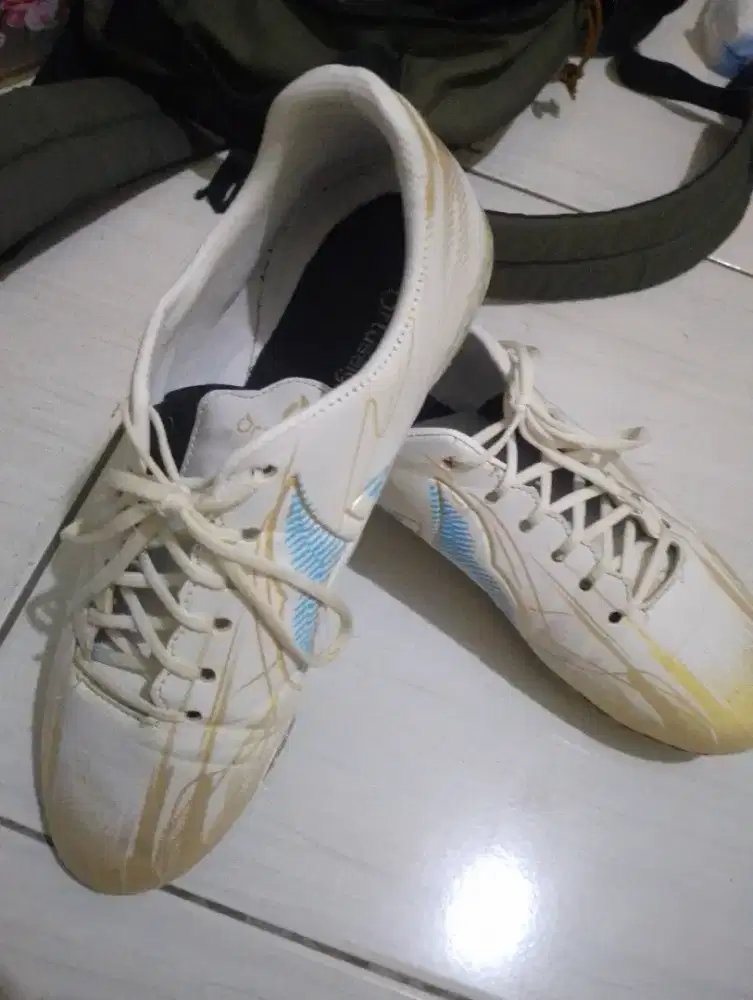 Sepatu bola ortus