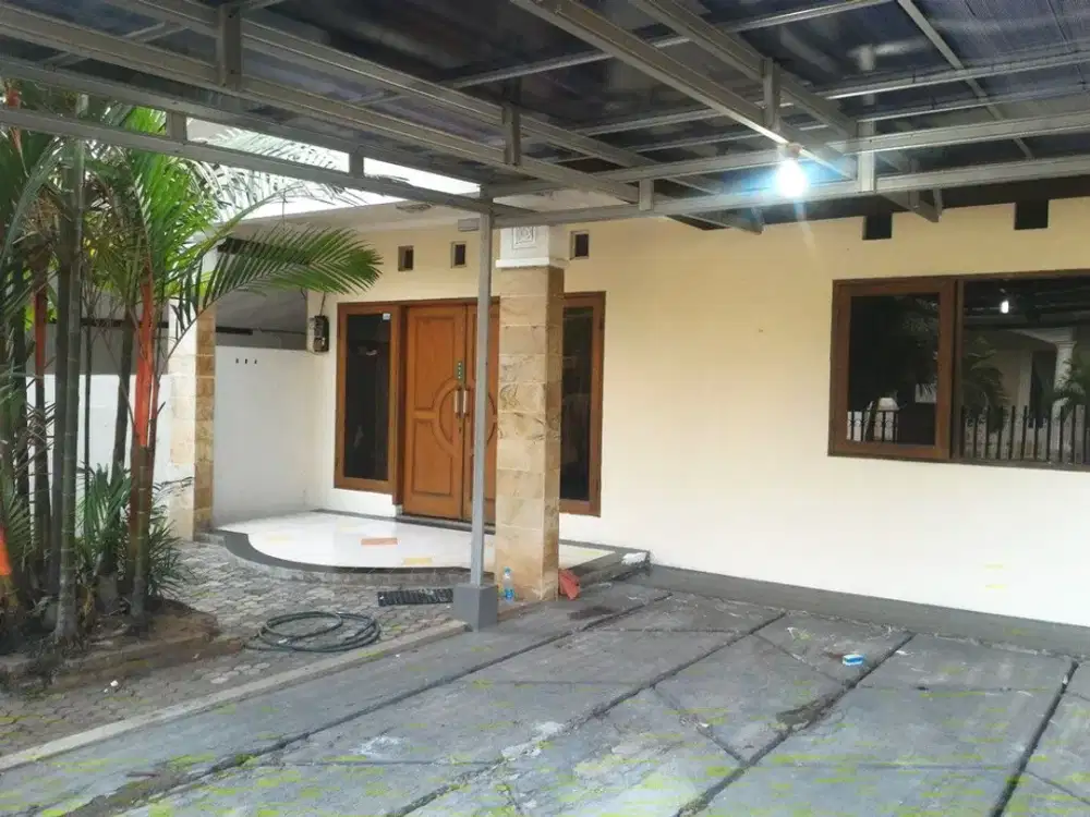 Rumah Disewakan Bisa Untuk Kantor Di Area Cipete, Cilandak, Antasari, Fatmawati