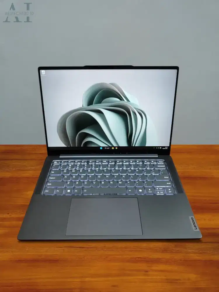 Laptop Lenovo Yoga Pro 7i Ultra 9 32GB RTX 4060 1TB SSD 120Hz Touch