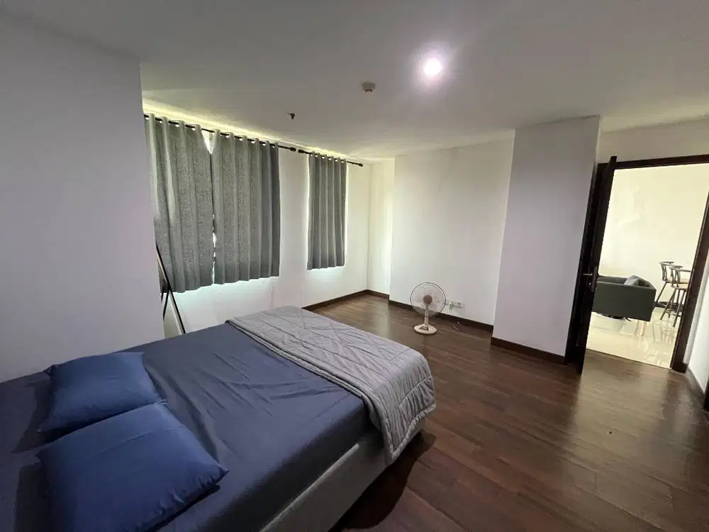 AKR Gallery West Residence
