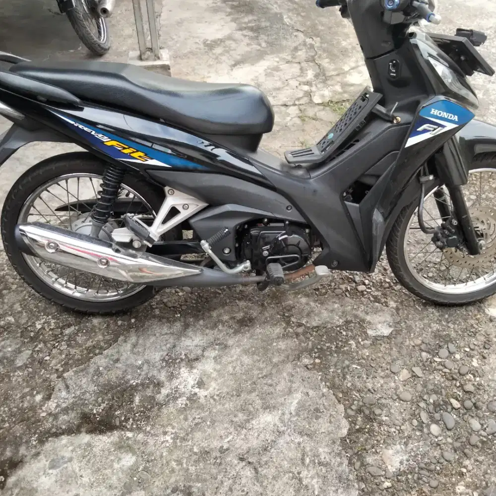 dijual motor Revo fit