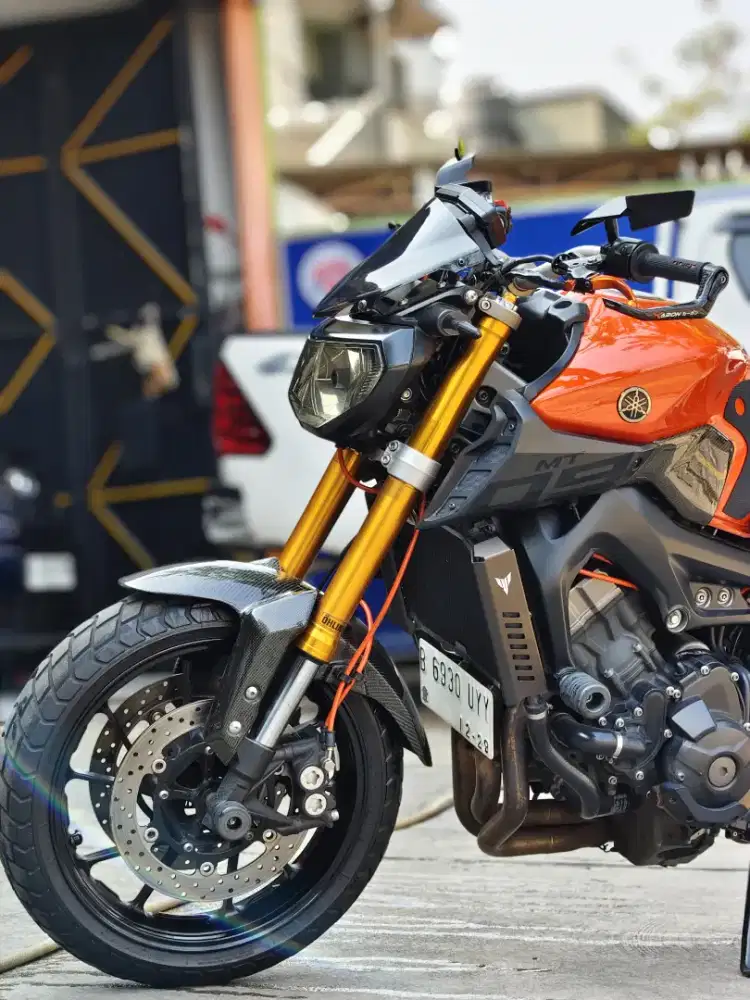 YAMAHA MT-09 TAHUN 2015