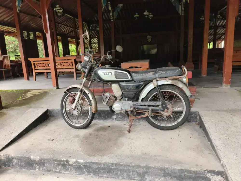 Yamaha L2 Super Tahun 1988 – Motor Antik 2 Tak Legendaris.