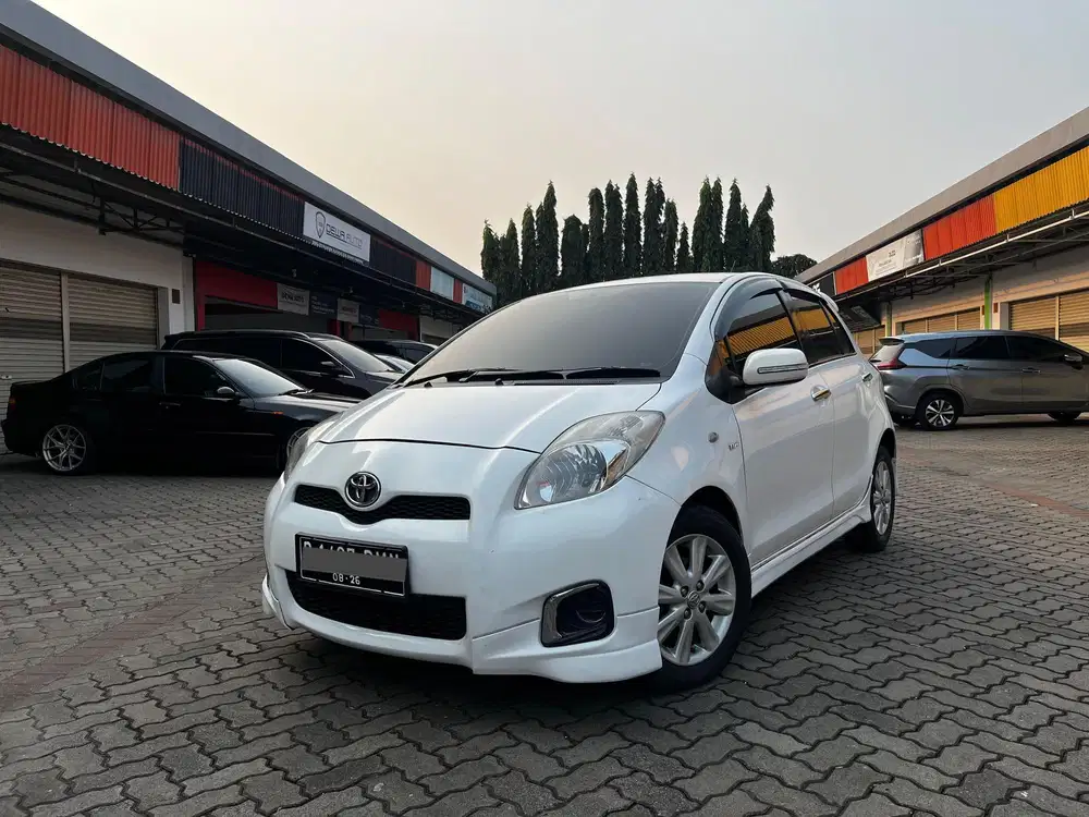 YARIS E AT 2013 FACELIFT MATA KUCING
