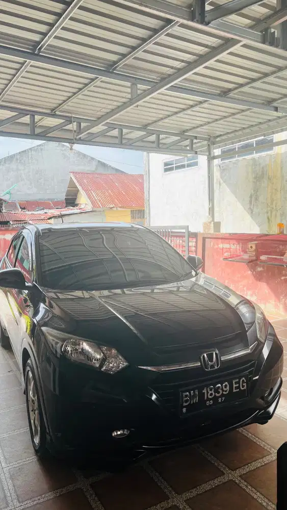 HRV 1.5 S MT Hitam 2017