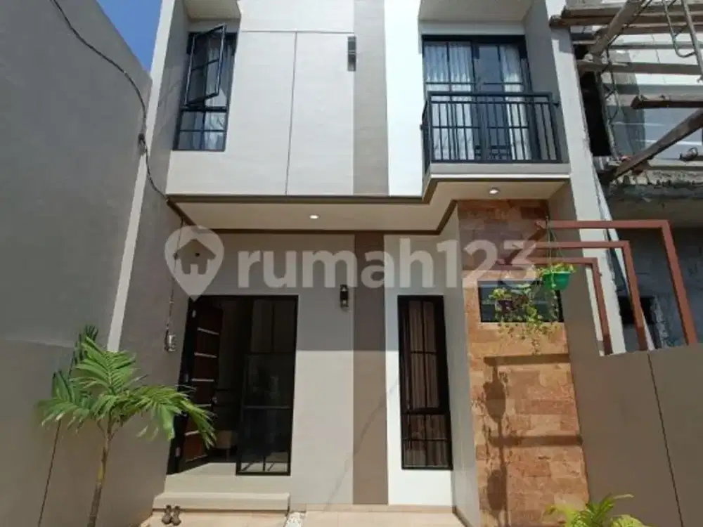 Rumah 2 Lantai Shm Ready Unit Row Jalan 2 Mobil
